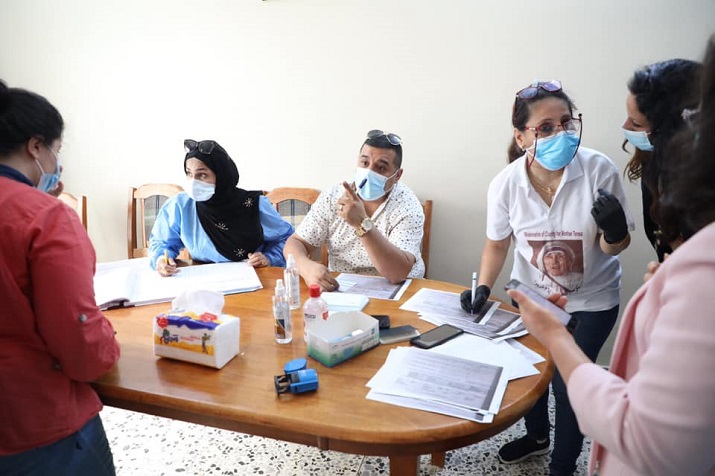 وزارة الصحة تنفذ حملة تلقيح ميدانية ضد فايروس كورونا في دير (دار المحبة ) للام تيريزا ببغداد