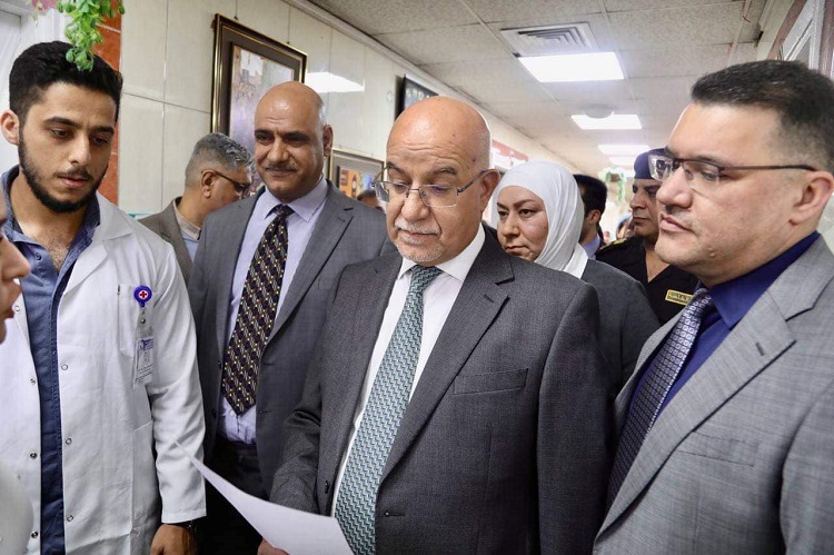 وزير الصحة يتابع بزيارة ميدانية مستوى الخدمات المقدمة للمرضى والمراجعين في مستشفى الكرخ للولادة